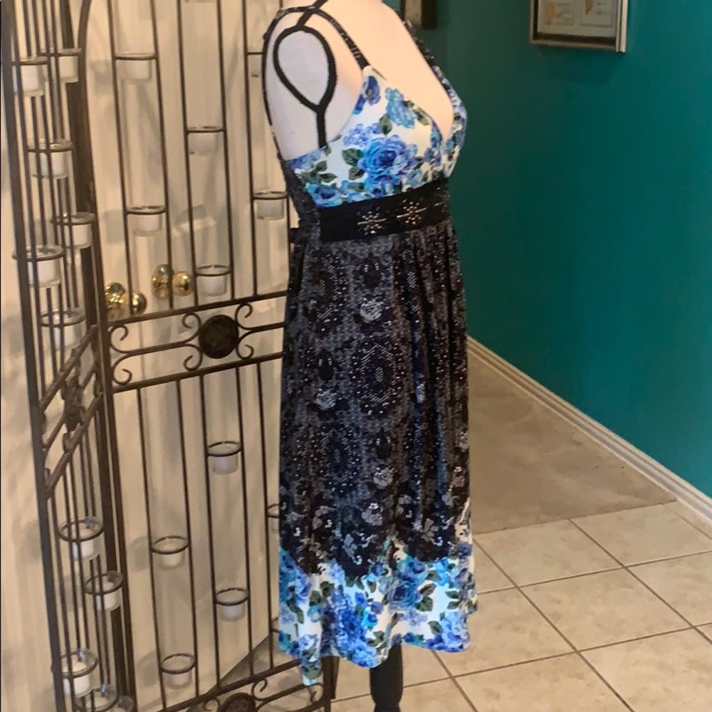 Sundress - Picture 2 of 3